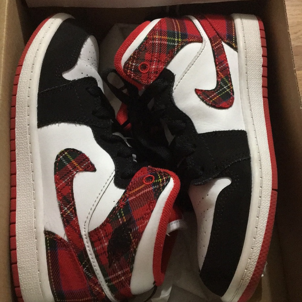 Jordan’ 1 mid excellent condition